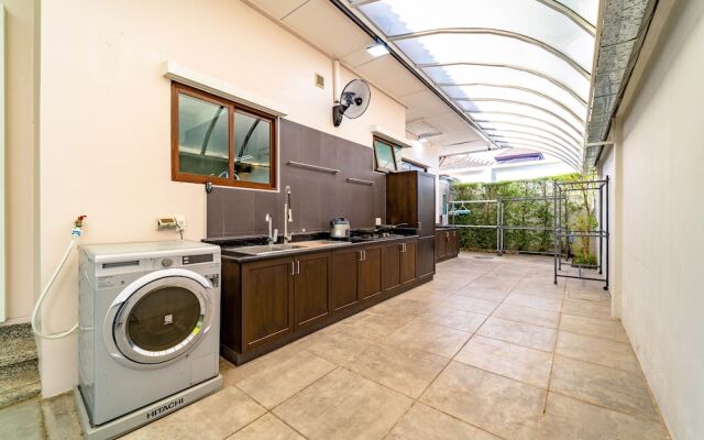 3 BR Pool Villa in Great Location BUB