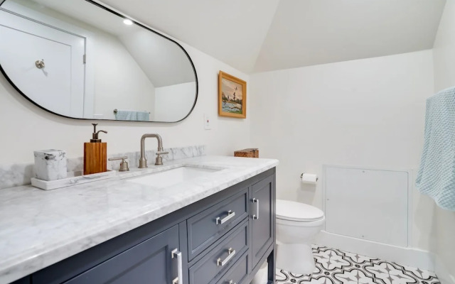 Spacious Minneapolis Home - 2 Mi to Downtown!