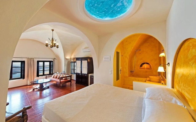Lava Suites and Lounge