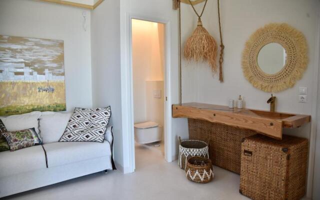 Elefthia Syros Exclusive Suite