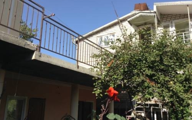 Guest House na Sevastopolskoy 18