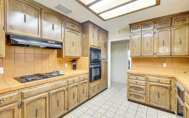 Spacious Home - 6 Mi to Downtown Fresno!
