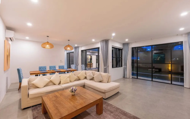 One of Phukets Best Villas V212