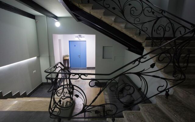 Апартаменты Blue Doors