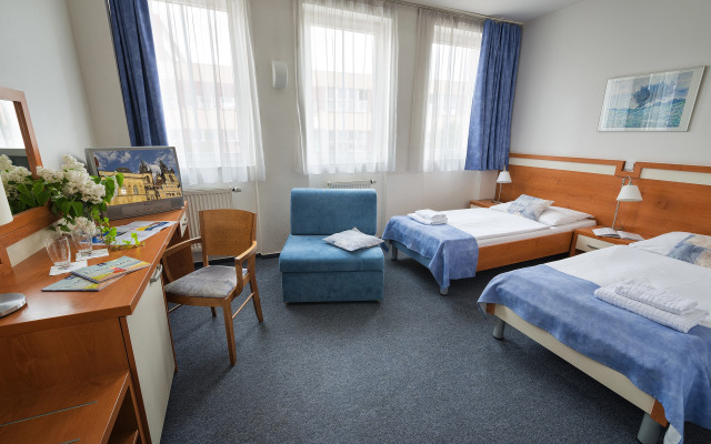 EA Hotel Populus