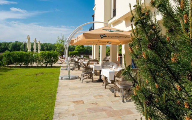 Tisza Balneum Thermal Hotel