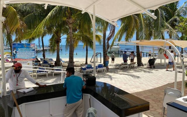 Room in Guest Room - Studio 502 Inside Cancun Resort