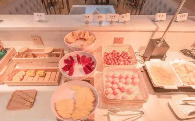 Atour Hotel Luzhou High-speed Railway Station Bubu High-entiandii