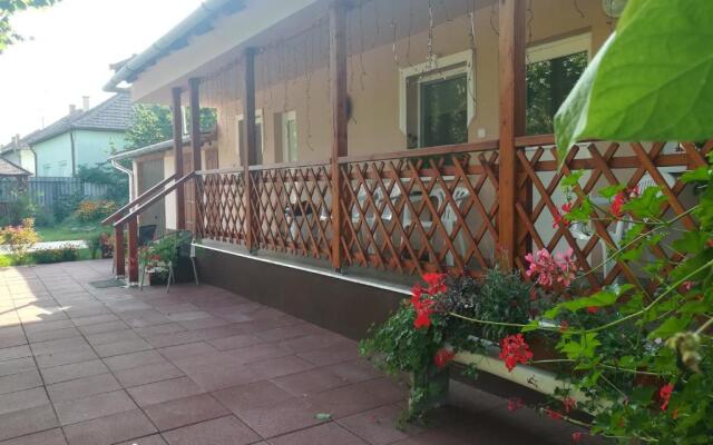 Tiszavirág Apartmanház
