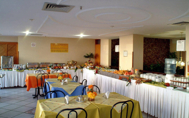 Yak Beach Hotel Ponta Negra