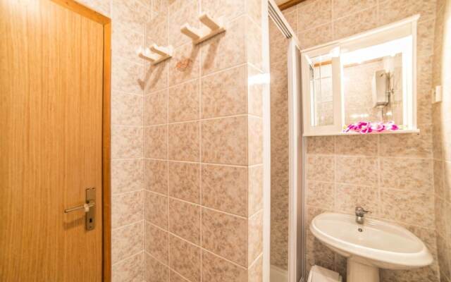 Apartments Creska 629