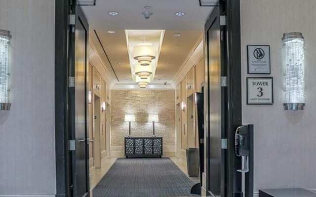Premium Suite w/balcony at The Signature