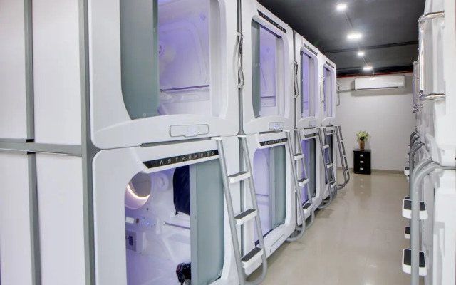 Hotel Astropods Airport, Mumbai