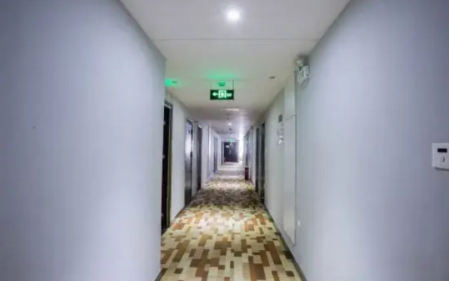 Motel 168 (Fuyang Funan Dicheng North Road)