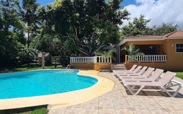 Great 4 Bedroom Getaway Villa With Large Private Pool