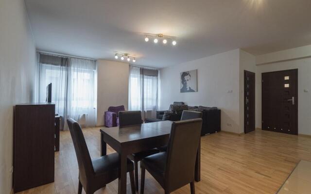 Green Wood Apartments Platinum Towers
