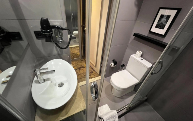 Отель All Seasons