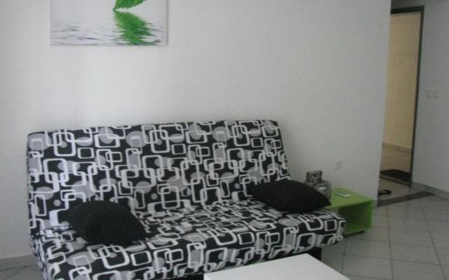 Xena - Comfort and Spacious - A5 Green