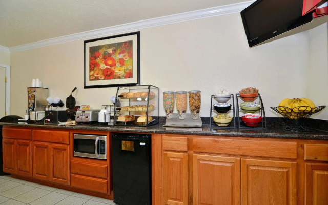 Best Western Salinas Monterey Hotel