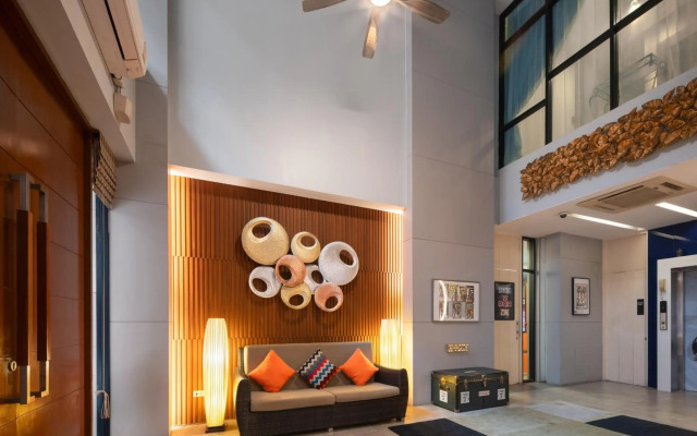 iCheck inn Gems Center Silom