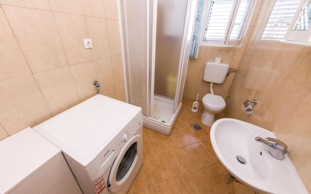 Nice Home in Trogir With Wifi and 3 Bedrooms