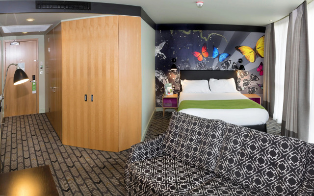 Holiday Inn Salisbury - Stonehenge by IHG