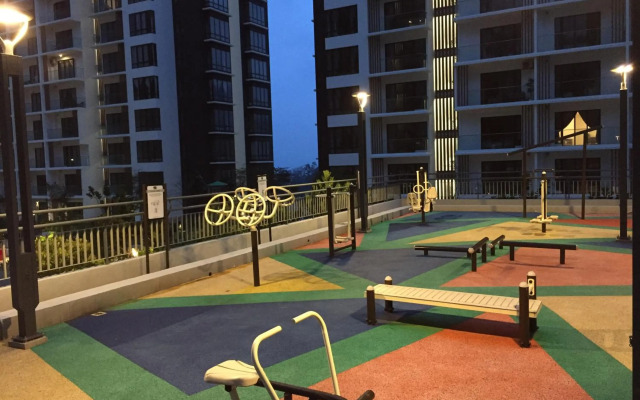 12pax Golden Shine Homestay @Midhills Genting