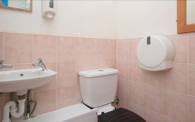 Central Hotel - Hostel