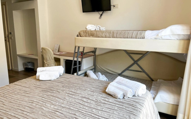 Hotel Joli