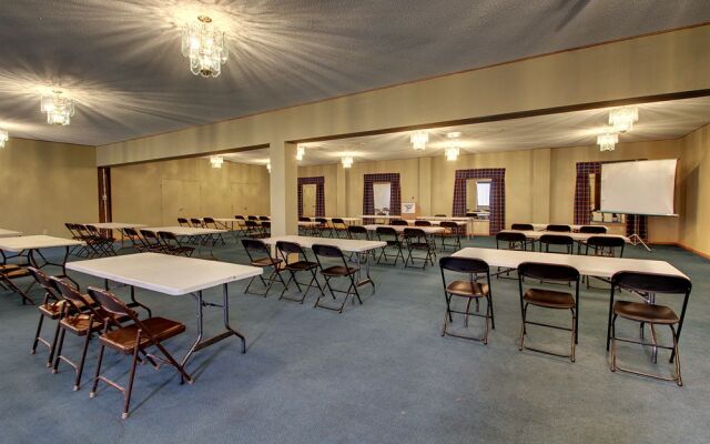 Eagle's Nest Hotel & Conference Center