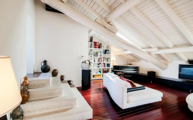 Exclusive Penthouse - by MyHomeInComo