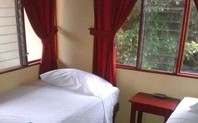 Cabinas & Restaurante Cristina