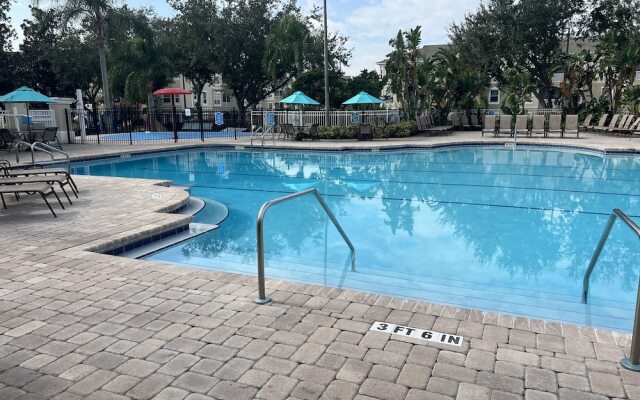Mickey's Hide Away Screened-in Pool