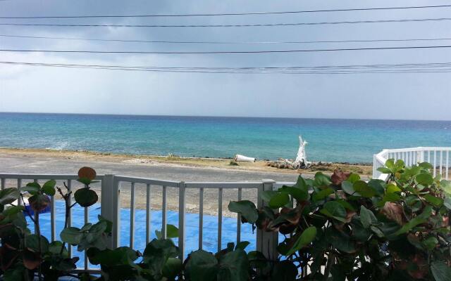 Hotel On Vacation Blue Reef