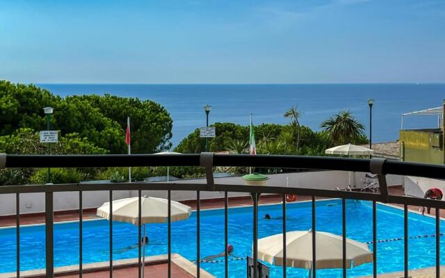 Appartamento in pineta con vista mare e piscina