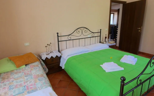 Villa ad Apecchio con Bosco
