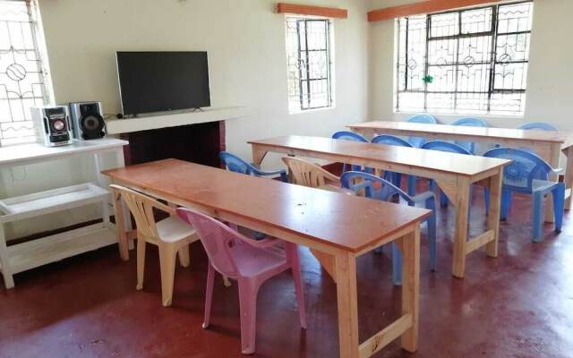 Three Rey Hostels - Hostel