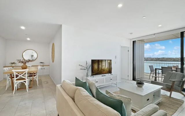 Deluxe 3-bed Unit With Views