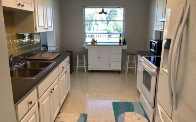 526 72nd St - 2 Br Home