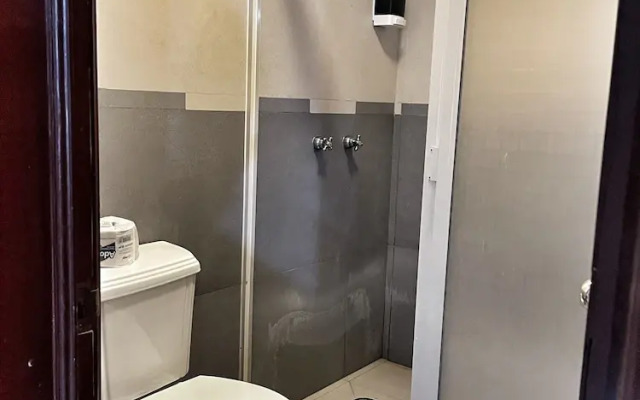 Room in Guest Room - 14 Comfortable Suite for 2 People