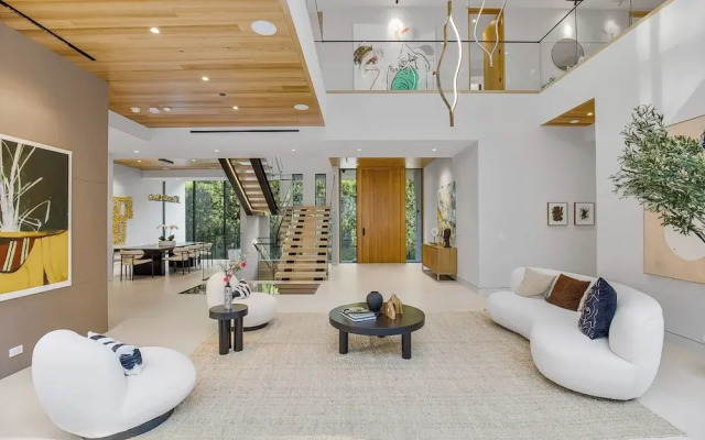 Hutton Modern