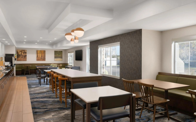 Fairfield Inn & Suites by Marriott Chicago Naperville/Aurora