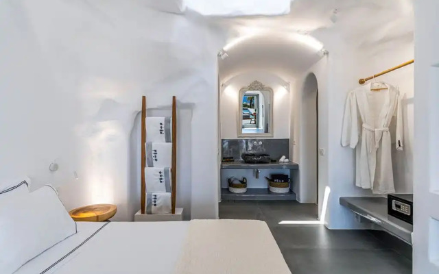 Numa Santorini