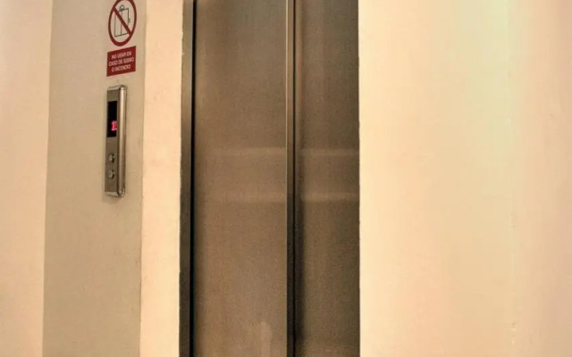 Dpto entero, 2do piso, ascensor, jacuzzi y cochera