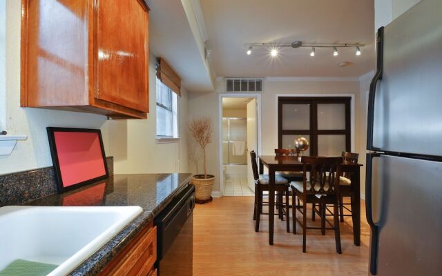 AustinStays 1 Bedroom Downtown Suite