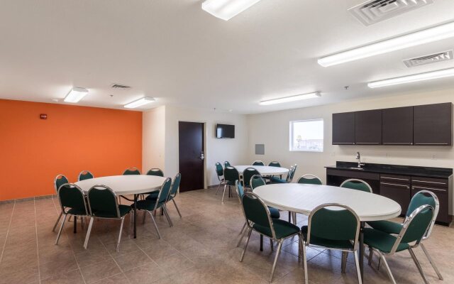 Motel 6 Laredo, TX - Airport