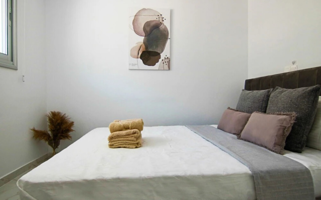Phaedrus Living: Seaside Luxury Flat Athina 21