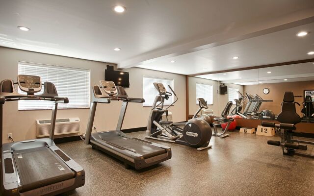 Best Western Plus Cottontree Inn