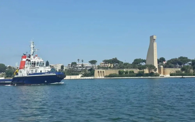 The House OF THE SUN Brindisi