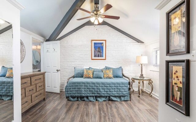 Southern Belle Carriage House